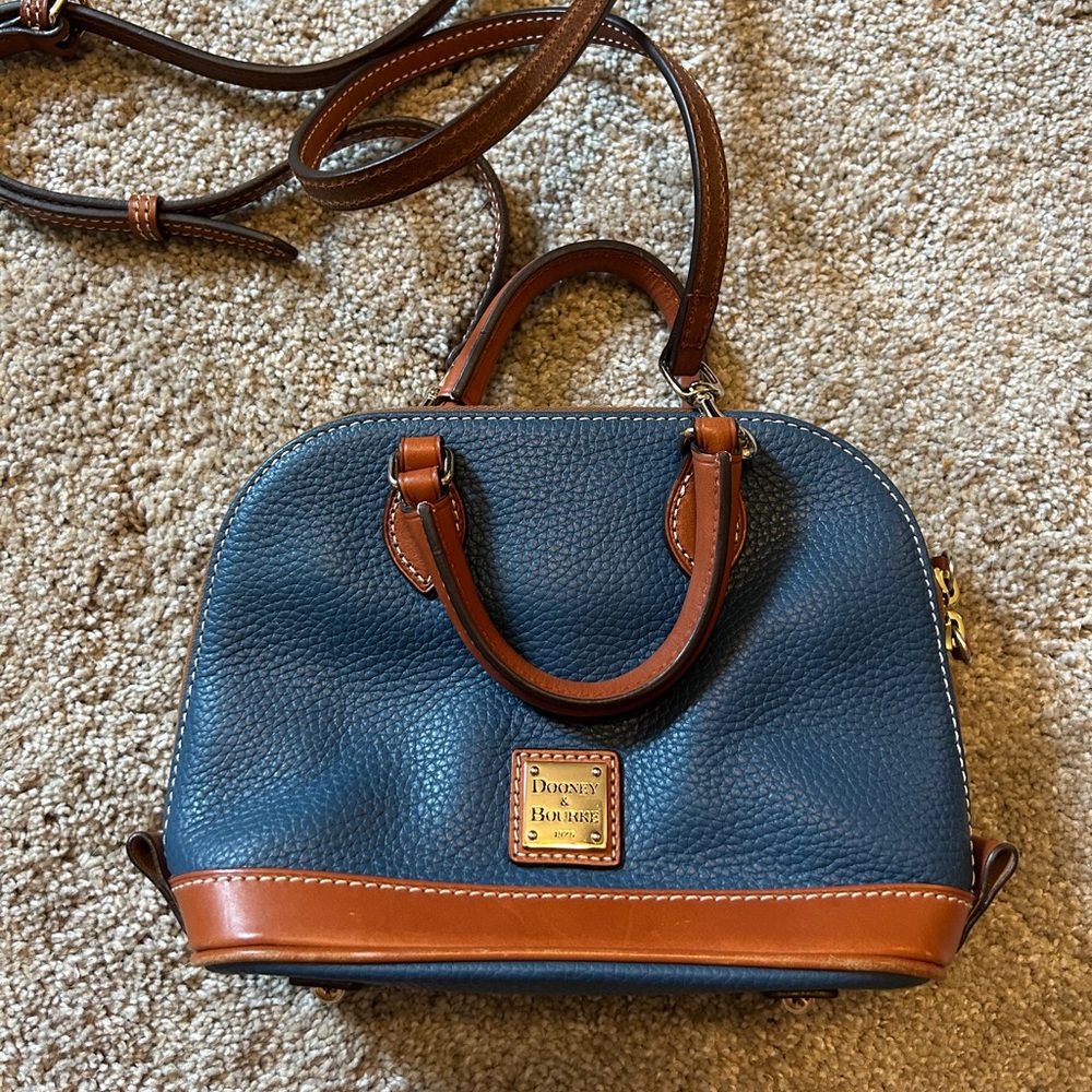 Dooney & Bourke purse